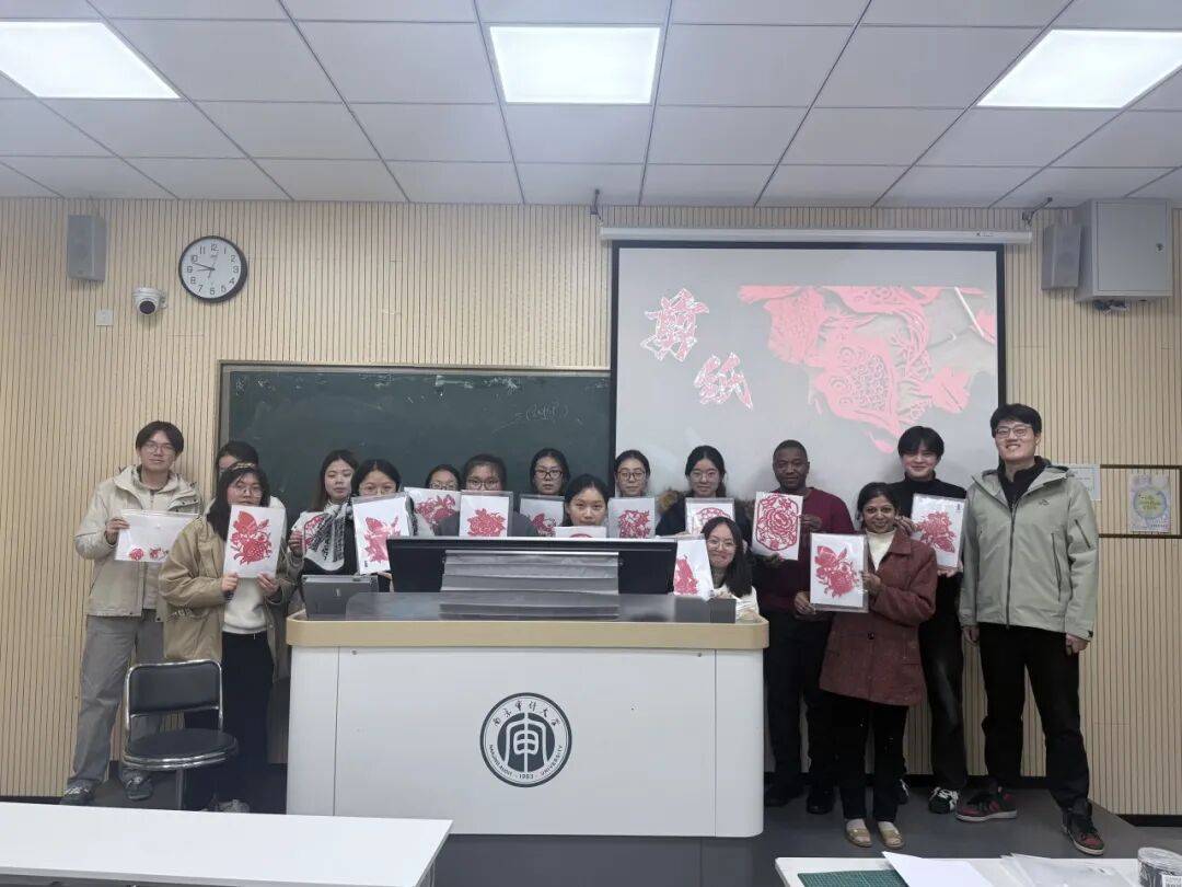 、非遗手作、剧本杀审青夜校太会了!新葡京娱乐场app收官撒花~戏剧(图5) 、非遗手作、剧本杀审青夜校太会了!新葡京娱乐场app收官撒花~戏剧(图5)